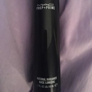 MAC Natural Radiance - yellow